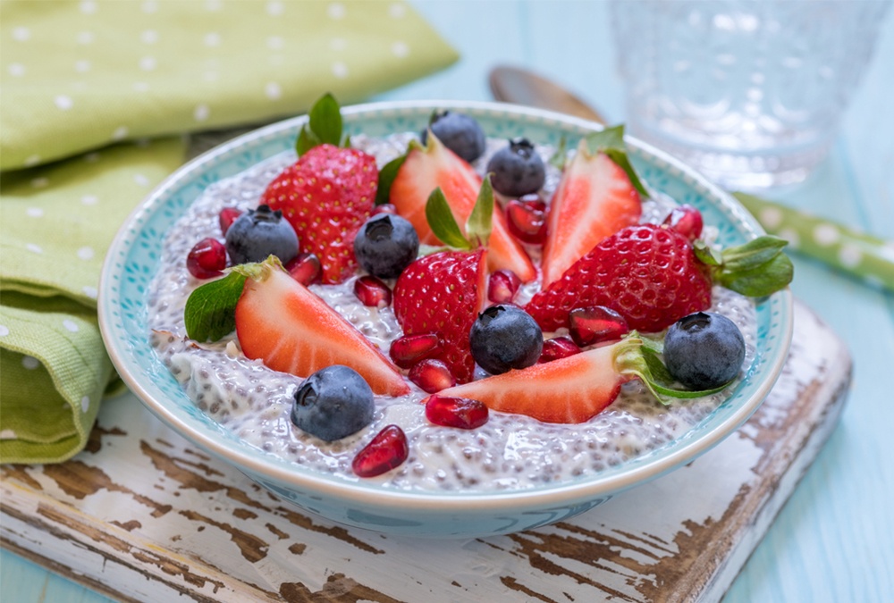 keto chia pudding with berries